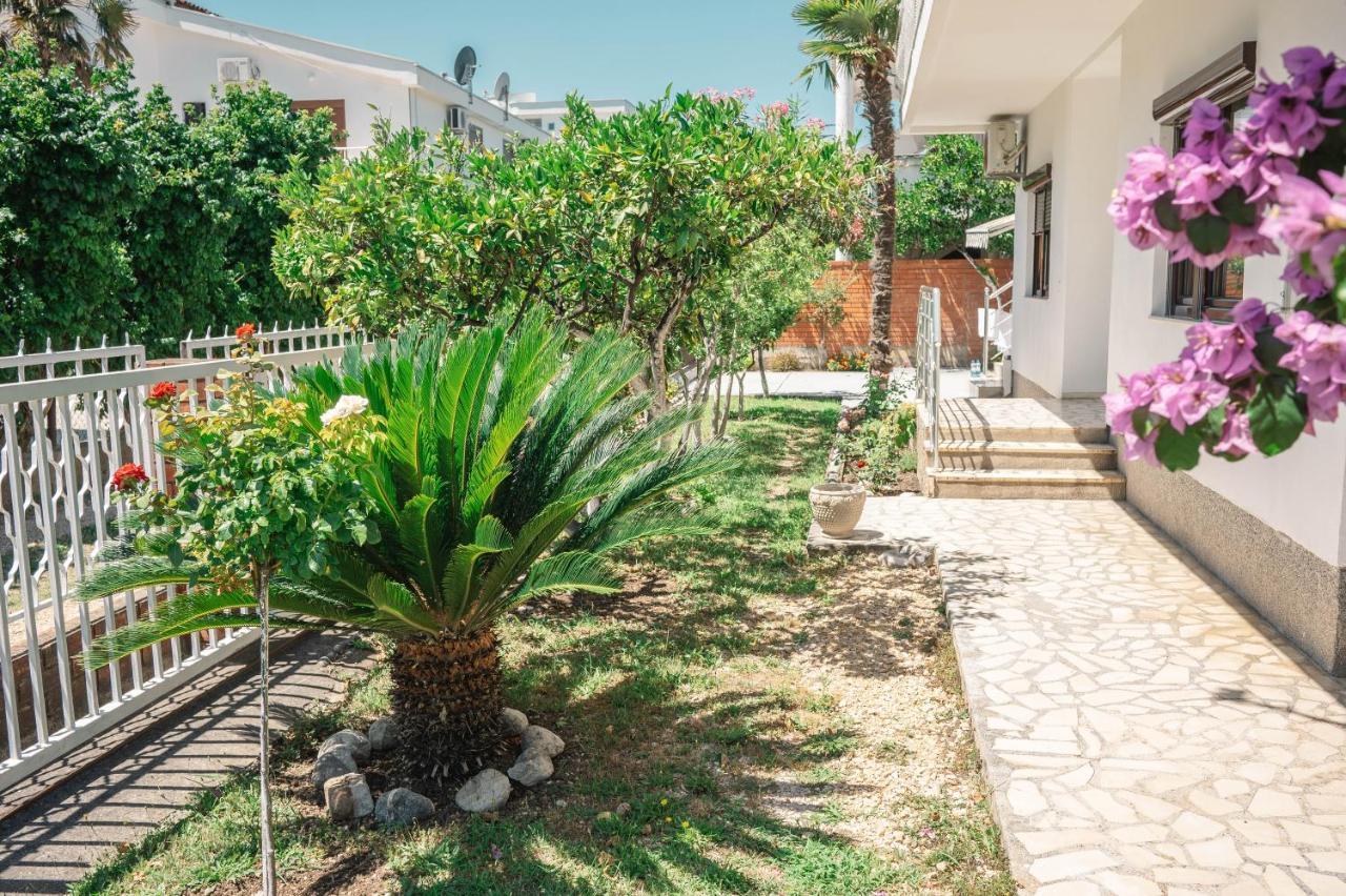 Vila Adriatik Ulcinj Exterior foto